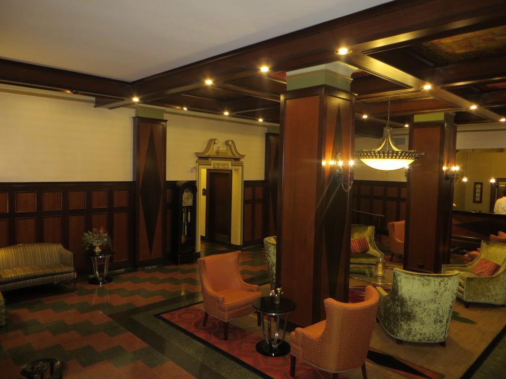 Hotel Carleton Of Oak Park Zewnętrze zdjęcie
